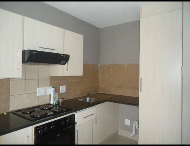 1 BEDROOM PROPERTY TO RENT IN DIE BULT